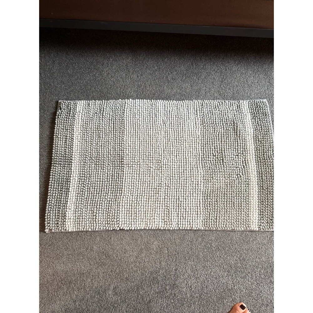 Bathroom rug